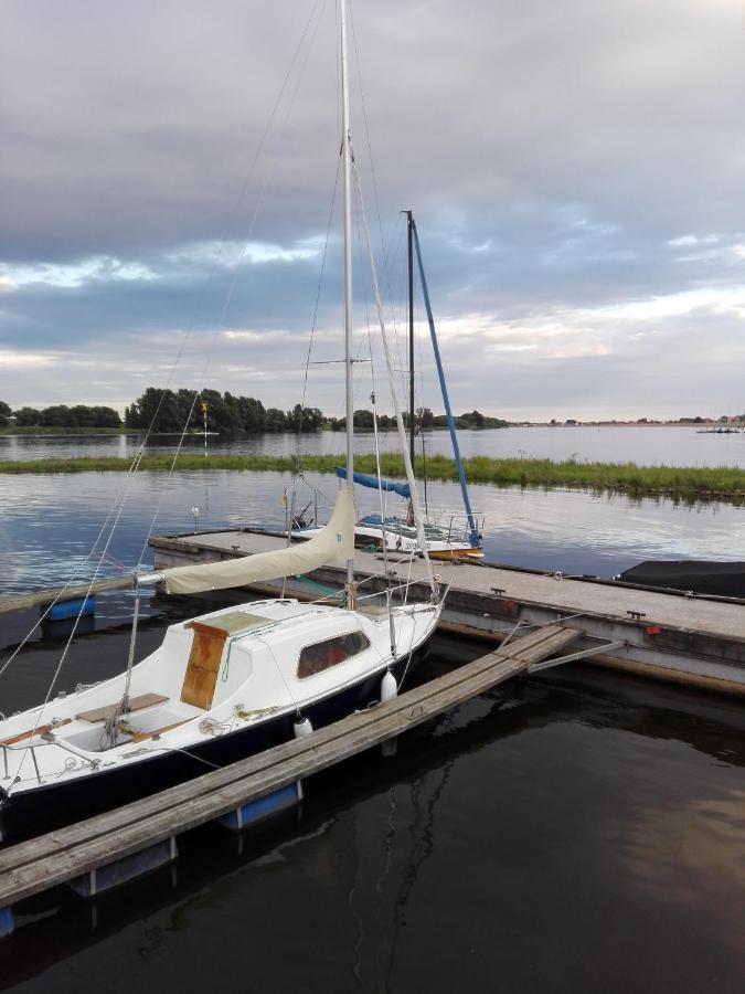 Elbe Diek Apartment Stelle